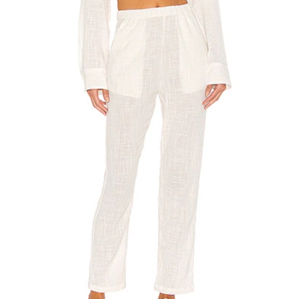 Indah Cypress Solid Simple Pant in White - Picture 1 of 6